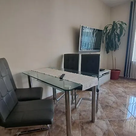 Vladislav- Luxury 公寓